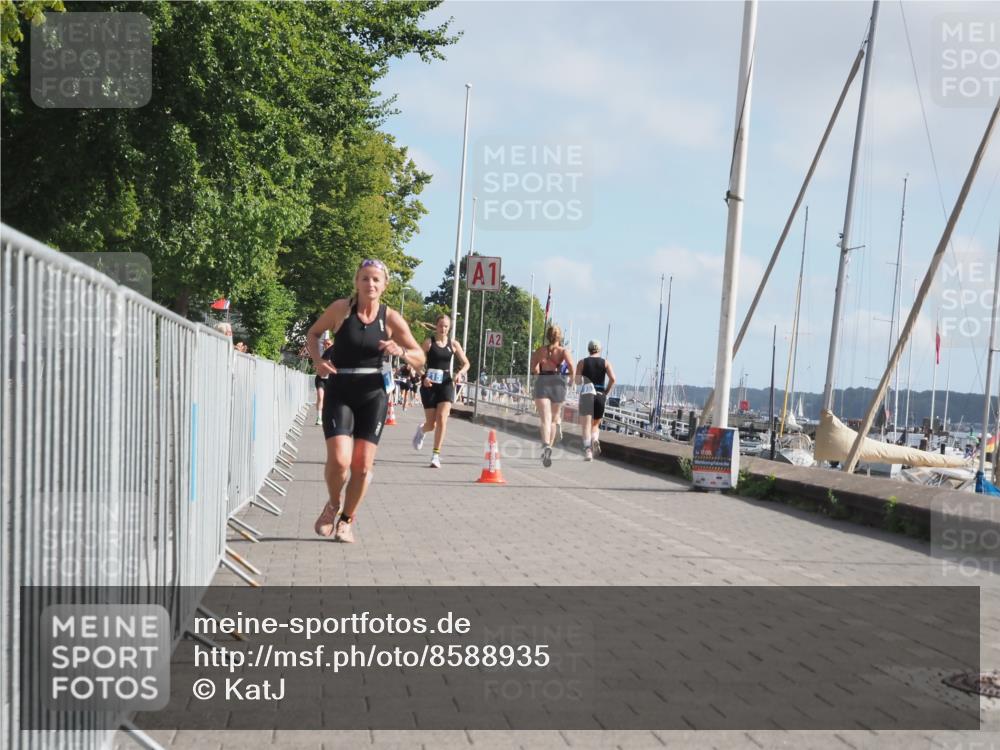 17.08.2025 - KN Förde Triathlon 2025 KatJ http://msf.ph/oto/8588935 17.08.2025 10:15:17 Laufen 142, 183, 215 meine-sportfotos.de