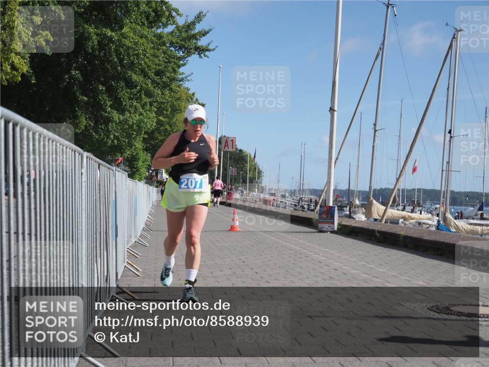 17.08.2025 - KN Förde Triathlon 2025 KatJ http://msf.ph/oto/8588939 17.08.2025 10:40:29 Laufen 205, 207 meine-sportfotos.de