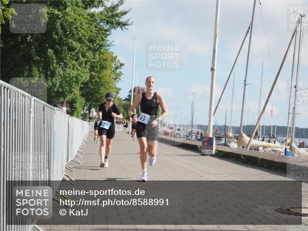17.08.2025 - KN Förde Triathlon 2025 KatJ http://msf.ph/oto/8588991 17.08.2025 10:15:22 Laufen 142, 183, 215, 242 meine-sportfotos.de
