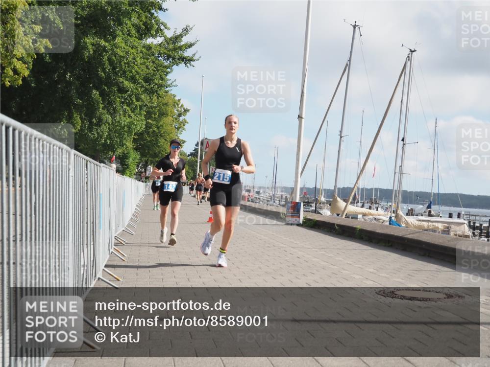 17.08.2025 - KN Förde Triathlon 2025 KatJ http://msf.ph/oto/8589001 17.08.2025 10:15:22 Laufen 142, 183, 215, 242 meine-sportfotos.de