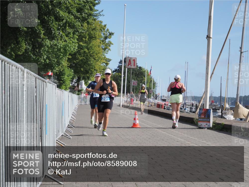 17.08.2025 - KN Förde Triathlon 2025 KatJ http://msf.ph/oto/8589008 17.08.2025 10:40:41 Laufen 201, 212 meine-sportfotos.de