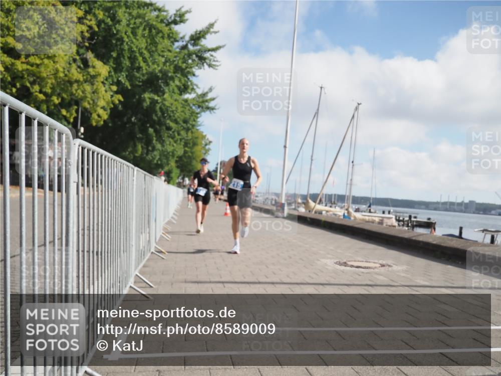 17.08.2025 - KN Förde Triathlon 2025 KatJ http://msf.ph/oto/8589009 17.08.2025 10:15:22 Laufen 142, 183, 215, 242 meine-sportfotos.de