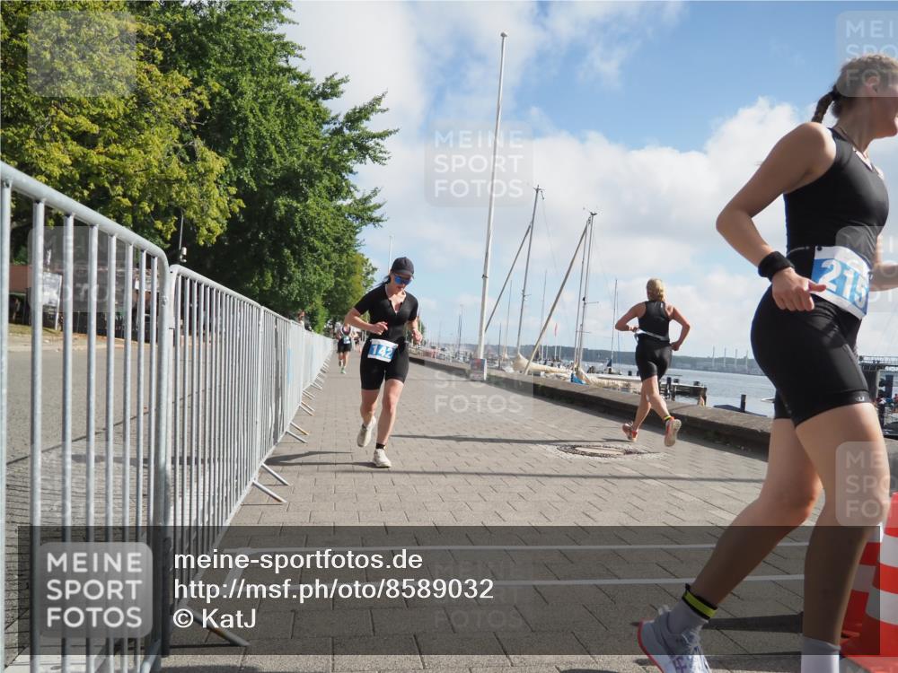 17.08.2025 - KN Förde Triathlon 2025 KatJ http://msf.ph/oto/8589032 17.08.2025 10:15:24 Laufen 142, 215, 242 meine-sportfotos.de