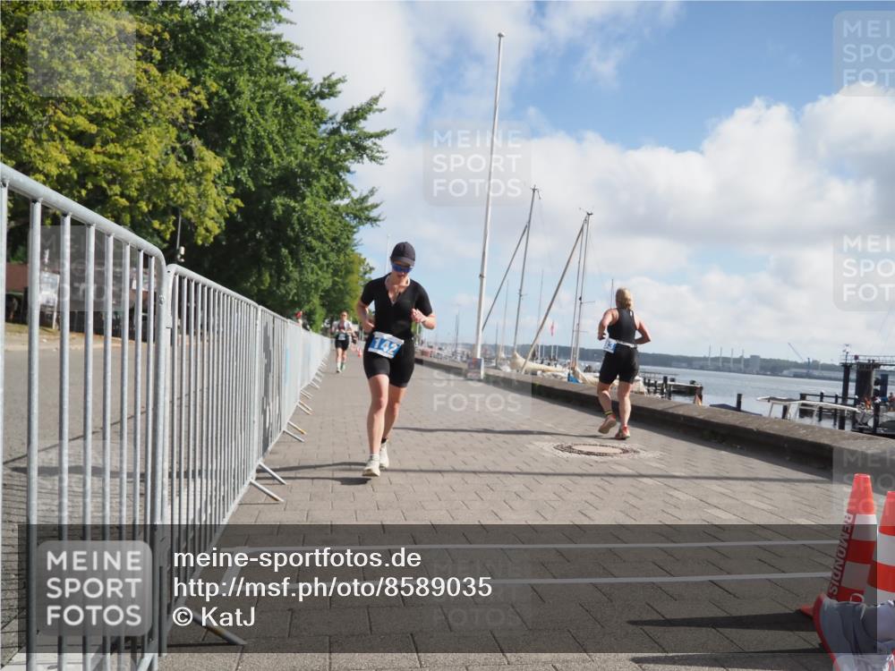 17.08.2025 - KN Förde Triathlon 2025 KatJ http://msf.ph/oto/8589035 17.08.2025 10:15:25 Laufen 142, 215, 242 meine-sportfotos.de