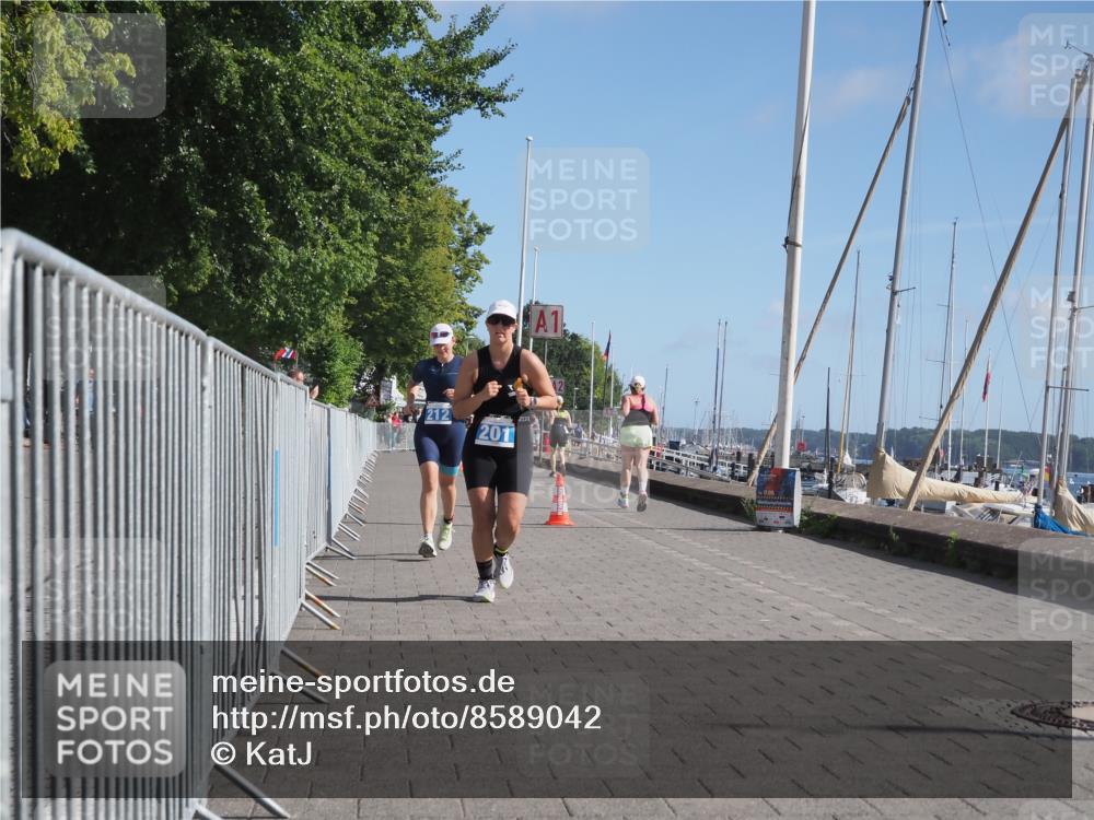17.08.2025 - KN Förde Triathlon 2025 KatJ http://msf.ph/oto/8589042 17.08.2025 10:40:43 Laufen 201, 212 meine-sportfotos.de