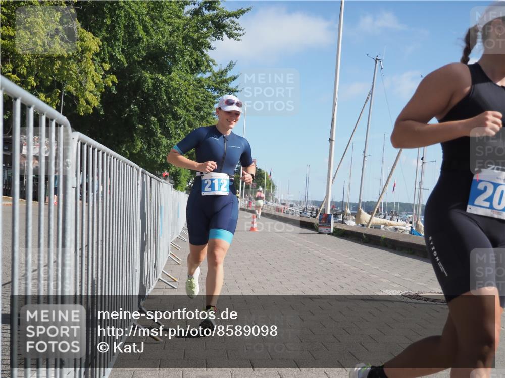 17.08.2025 - KN Förde Triathlon 2025 KatJ http://msf.ph/oto/8589098 17.08.2025 10:40:47 Laufen 201, 212 meine-sportfotos.de