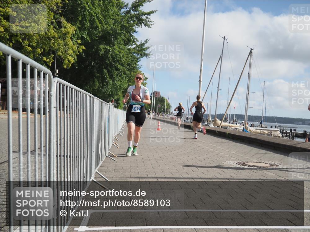 17.08.2025 - KN Förde Triathlon 2025 KatJ http://msf.ph/oto/8589103 17.08.2025 10:15:29 Laufen 242 meine-sportfotos.de
