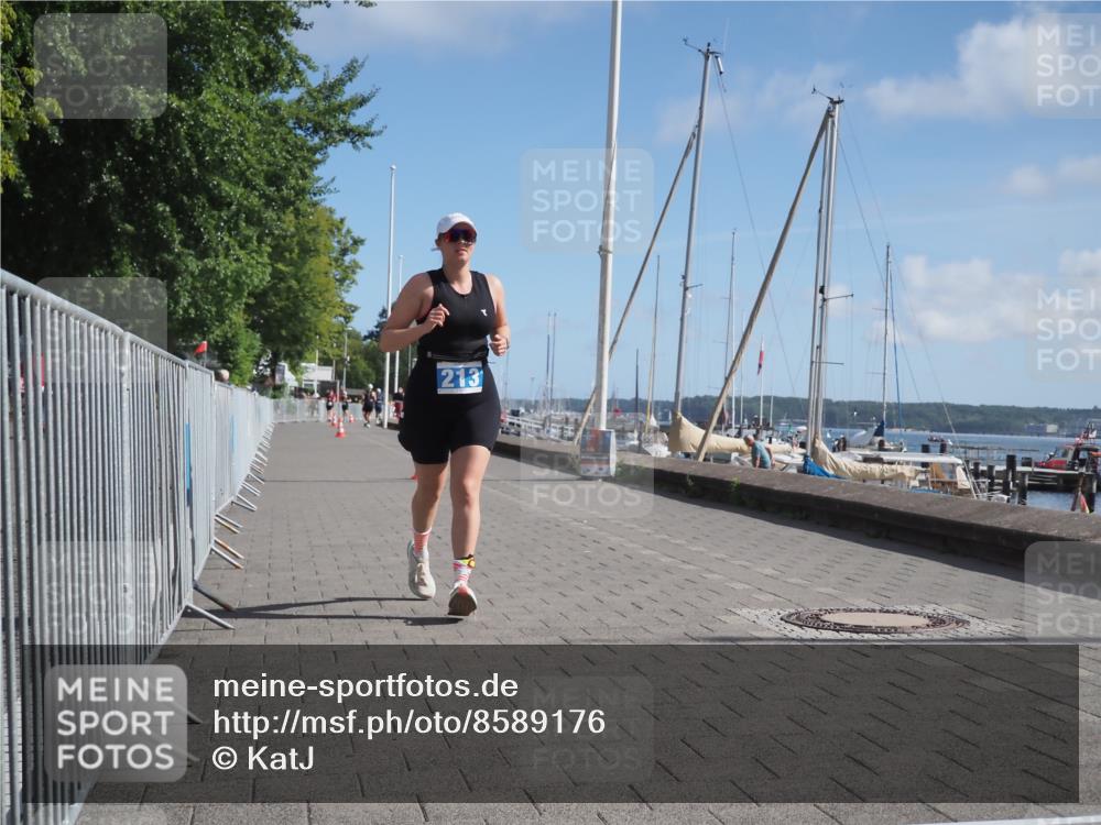 17.08.2025 - KN Förde Triathlon 2025 KatJ http://msf.ph/oto/8589176 17.08.2025 10:41:17 Laufen 213 meine-sportfotos.de
