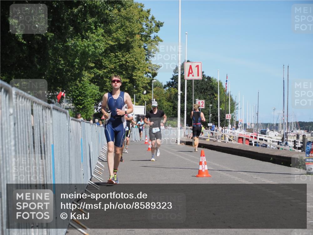 17.08.2025 - KN Förde Triathlon 2025 KatJ http://msf.ph/oto/8589323 17.08.2025 13:33:53 Laufen 445, 464 meine-sportfotos.de