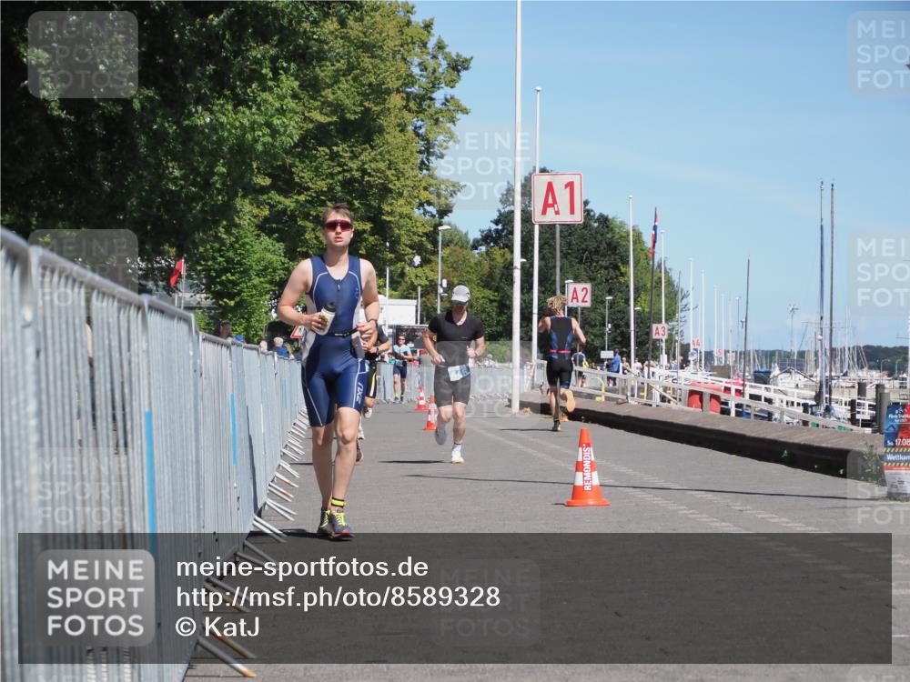 17.08.2025 - KN Förde Triathlon 2025 KatJ http://msf.ph/oto/8589328 17.08.2025 13:33:53 Laufen 445, 464 meine-sportfotos.de