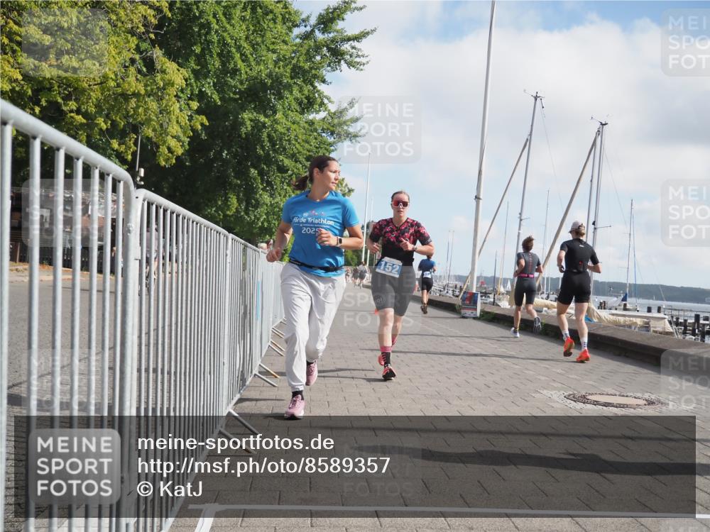 17.08.2025 - KN Förde Triathlon 2025 KatJ http://msf.ph/oto/8589357 17.08.2025 10:15:50 Laufen 127, 152, 169 meine-sportfotos.de