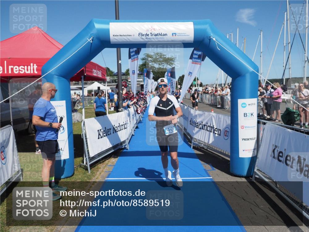 17.08.2025 - KN Förde Triathlon 2025 MichiJ http://msf.ph/oto/8589519 17.08.2025 13:47:35 Laufen 420, 424 meine-sportfotos.de