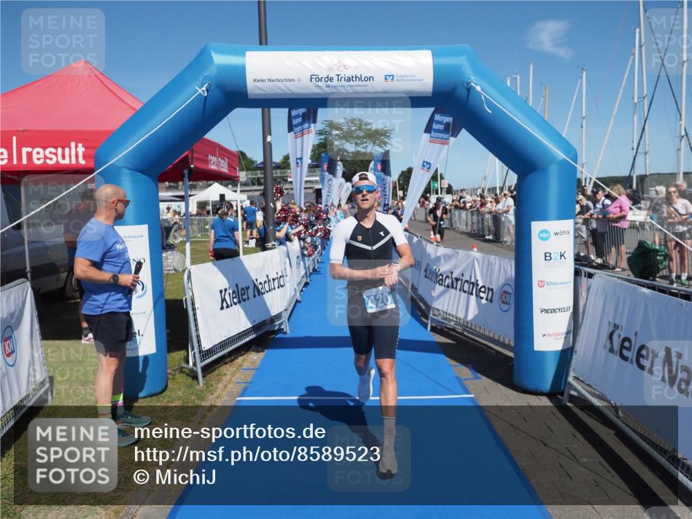 17.08.2025 - KN Förde Triathlon 2025 MichiJ http://msf.ph/oto/8589523 17.08.2025 13:47:35 Laufen 420, 424 meine-sportfotos.de