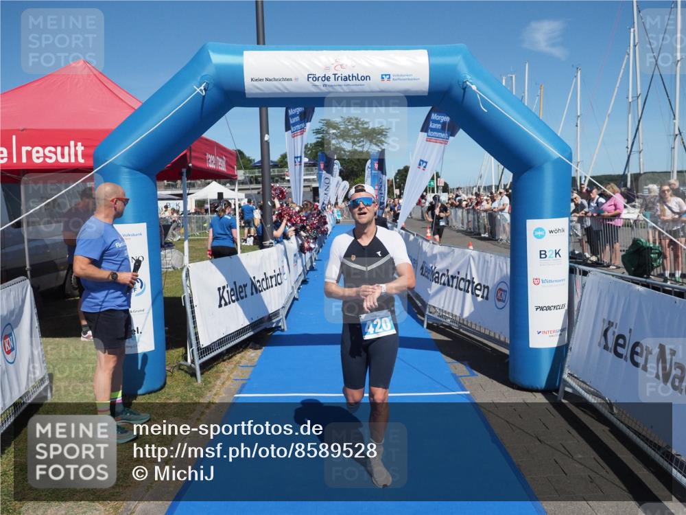 17.08.2025 - KN Förde Triathlon 2025 MichiJ http://msf.ph/oto/8589528 17.08.2025 13:47:35 Laufen 420, 424 meine-sportfotos.de