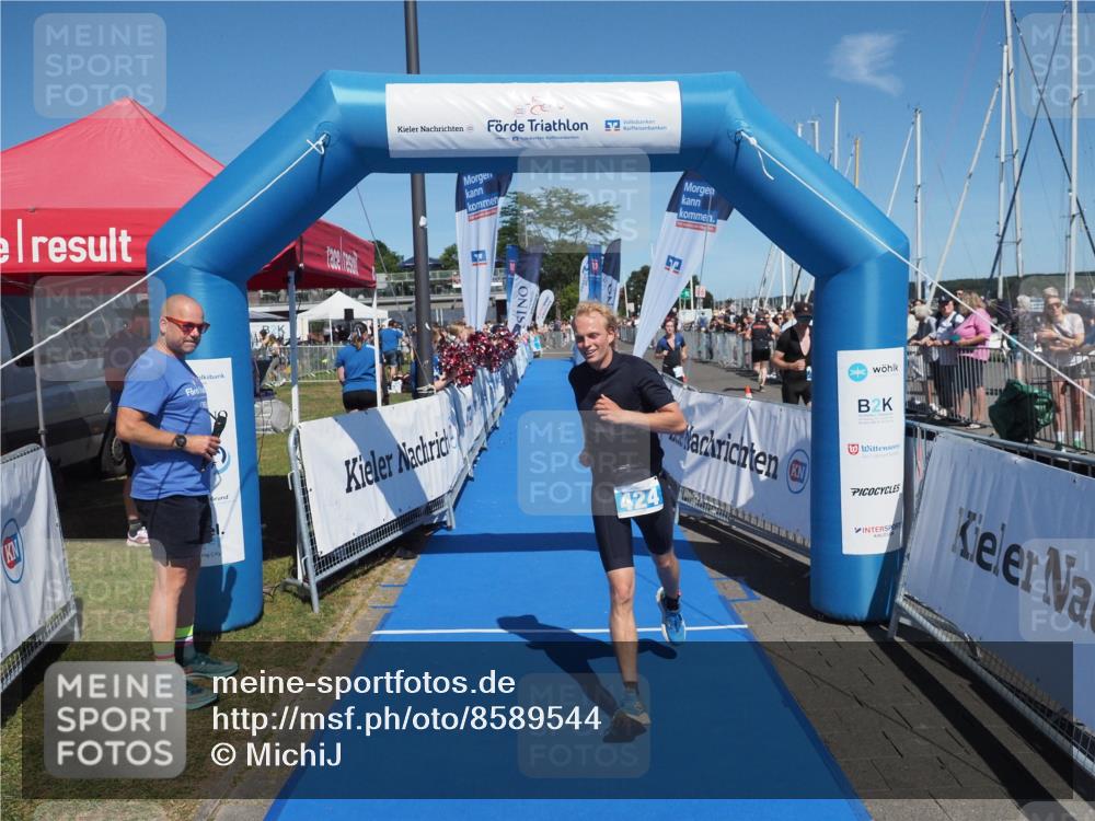 17.08.2025 - KN Förde Triathlon 2025 MichiJ http://msf.ph/oto/8589544 17.08.2025 13:47:37 Laufen 420, 424 meine-sportfotos.de