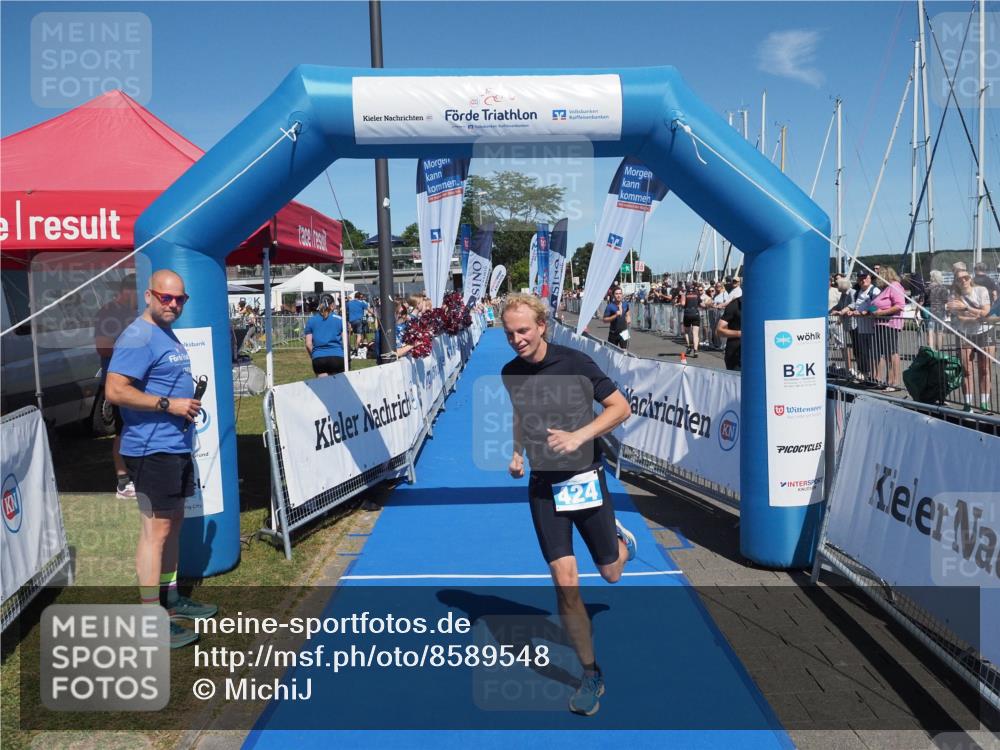 17.08.2025 - KN Förde Triathlon 2025 MichiJ http://msf.ph/oto/8589548 17.08.2025 13:47:37 Laufen 420, 424 meine-sportfotos.de