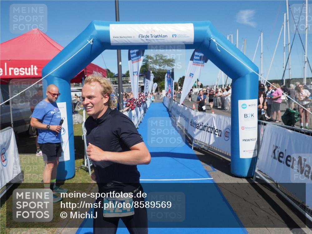 17.08.2025 - KN Förde Triathlon 2025 MichiJ http://msf.ph/oto/8589569 17.08.2025 13:47:37 Laufen 420, 424 meine-sportfotos.de