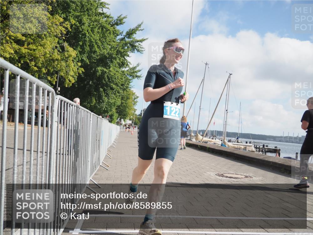 17.08.2025 - KN Förde Triathlon 2025 KatJ http://msf.ph/oto/8589855 17.08.2025 10:16:30 Laufen 122 meine-sportfotos.de