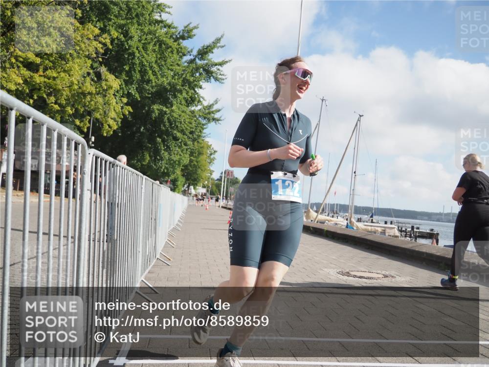 17.08.2025 - KN Förde Triathlon 2025 KatJ http://msf.ph/oto/8589859 17.08.2025 10:16:30 Laufen 122 meine-sportfotos.de