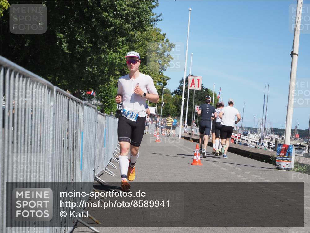 17.08.2025 - KN Förde Triathlon 2025 KatJ http://msf.ph/oto/8589941 17.08.2025 13:35:07 Laufen 428, 431 meine-sportfotos.de