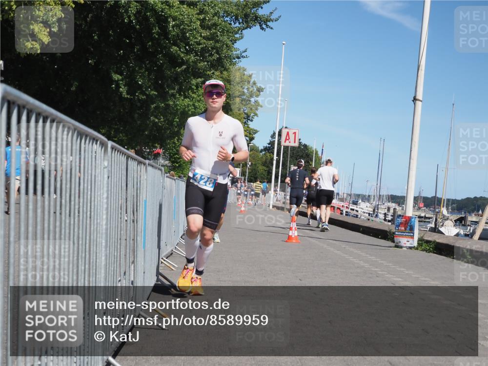 17.08.2025 - KN Förde Triathlon 2025 KatJ http://msf.ph/oto/8589959 17.08.2025 13:35:08 Laufen 428, 431 meine-sportfotos.de