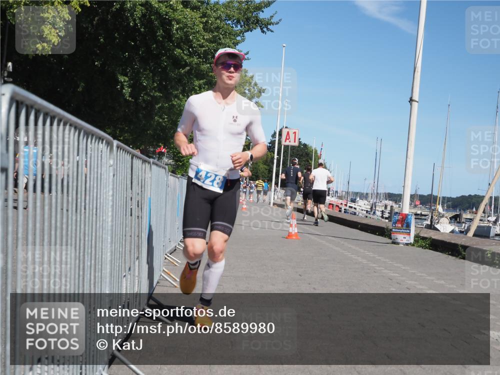 17.08.2025 - KN Förde Triathlon 2025 KatJ http://msf.ph/oto/8589980 17.08.2025 13:35:08 Laufen 428, 431 meine-sportfotos.de