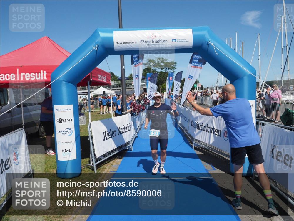 17.08.2025 - KN Förde Triathlon 2025 MichiJ http://msf.ph/oto/8590006 17.08.2025 13:48:45 Laufen 441 meine-sportfotos.de