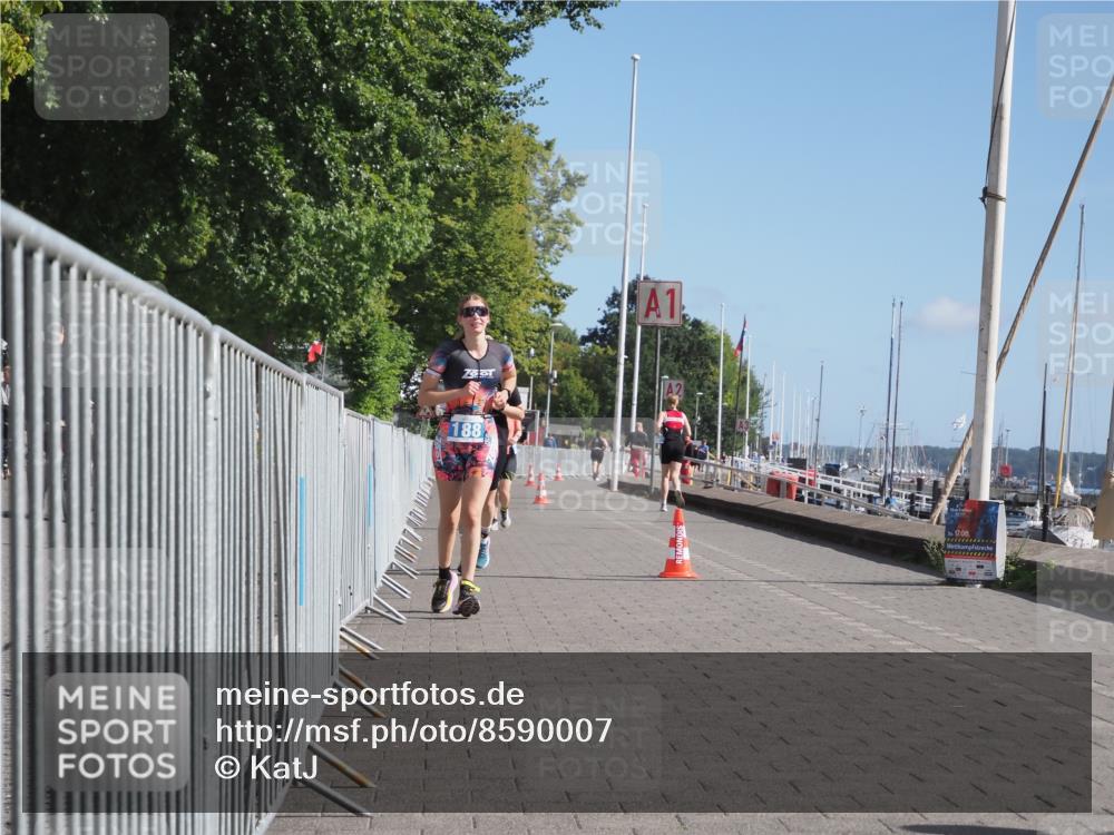 17.08.2025 - KN Förde Triathlon 2025 KatJ http://msf.ph/oto/8590007 17.08.2025 10:43:49 Laufen 188, 245 meine-sportfotos.de