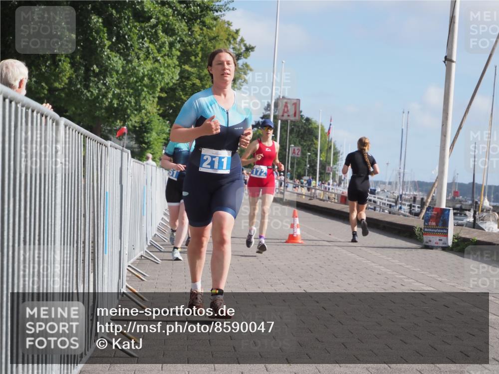 17.08.2025 - KN Förde Triathlon 2025 KatJ http://msf.ph/oto/8590047 17.08.2025 10:16:53 Laufen 131, 151, 172, 184, 211 meine-sportfotos.de