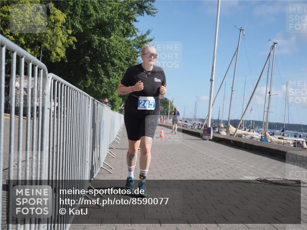 17.08.2025 - KN Förde Triathlon 2025 KatJ http://msf.ph/oto/8590077 17.08.2025 10:43:56 Laufen 188, 225, 245 meine-sportfotos.de