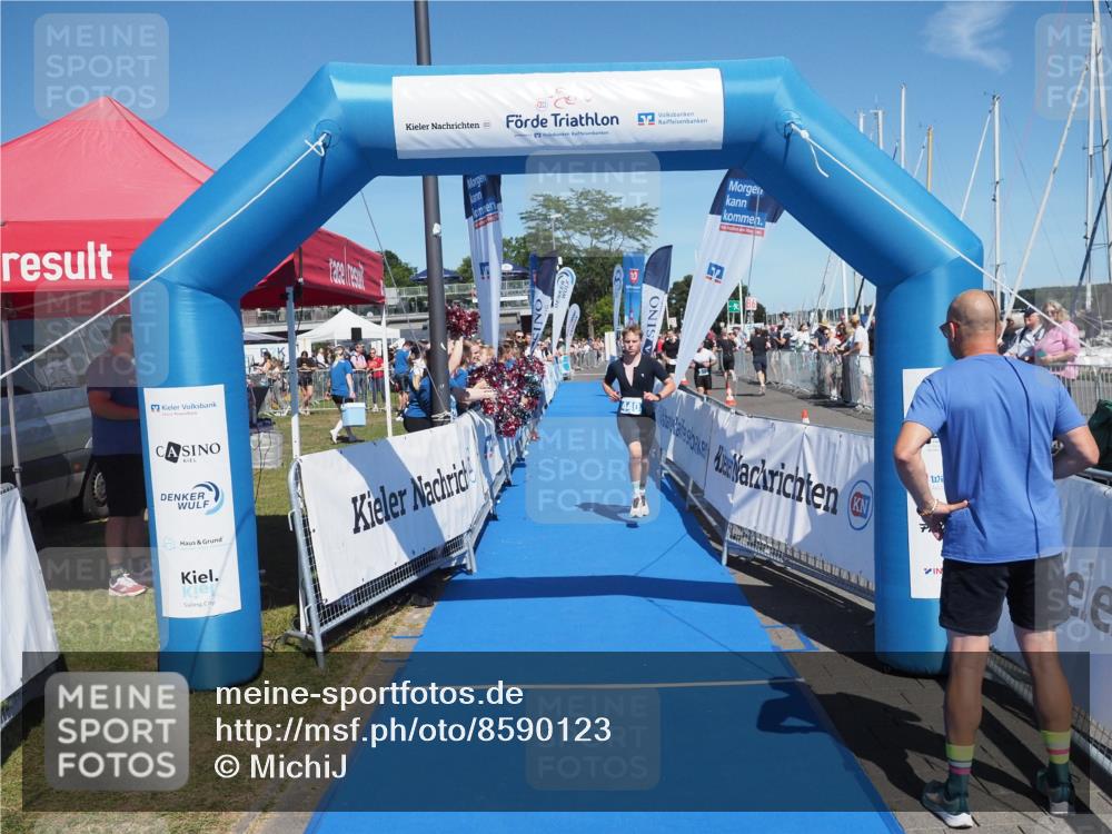 17.08.2025 - KN Förde Triathlon 2025 MichiJ http://msf.ph/oto/8590123 17.08.2025 13:48:59 Laufen 440 meine-sportfotos.de