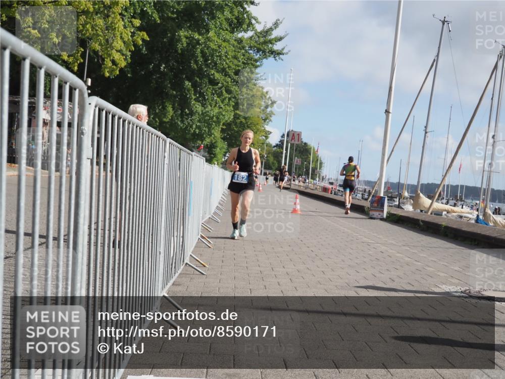 17.08.2025 - KN Förde Triathlon 2025 KatJ http://msf.ph/oto/8590171 17.08.2025 10:17:01 Laufen 131, 151, 162, 182 meine-sportfotos.de