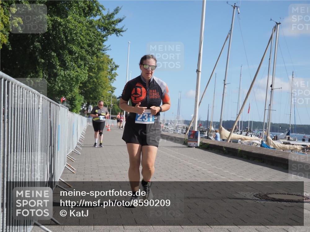 17.08.2025 - KN Förde Triathlon 2025 KatJ http://msf.ph/oto/8590209 17.08.2025 10:44:23 Laufen 231, 238 meine-sportfotos.de