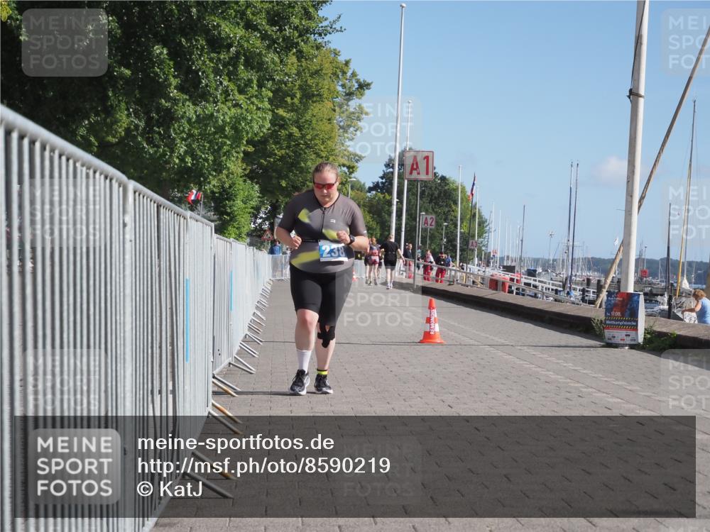 17.08.2025 - KN Förde Triathlon 2025 KatJ http://msf.ph/oto/8590219 17.08.2025 10:44:26 Laufen 231, 238 meine-sportfotos.de