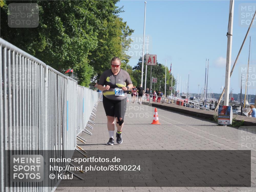 17.08.2025 - KN Förde Triathlon 2025 KatJ http://msf.ph/oto/8590224 17.08.2025 10:44:26 Laufen 231, 238 meine-sportfotos.de