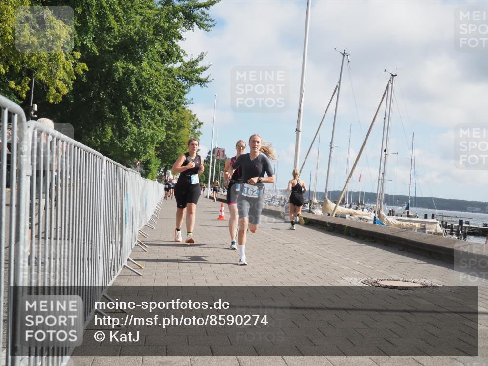 17.08.2025 - KN Förde Triathlon 2025 KatJ http://msf.ph/oto/8590274 17.08.2025 10:17:09 Laufen 130, 162, 208 meine-sportfotos.de