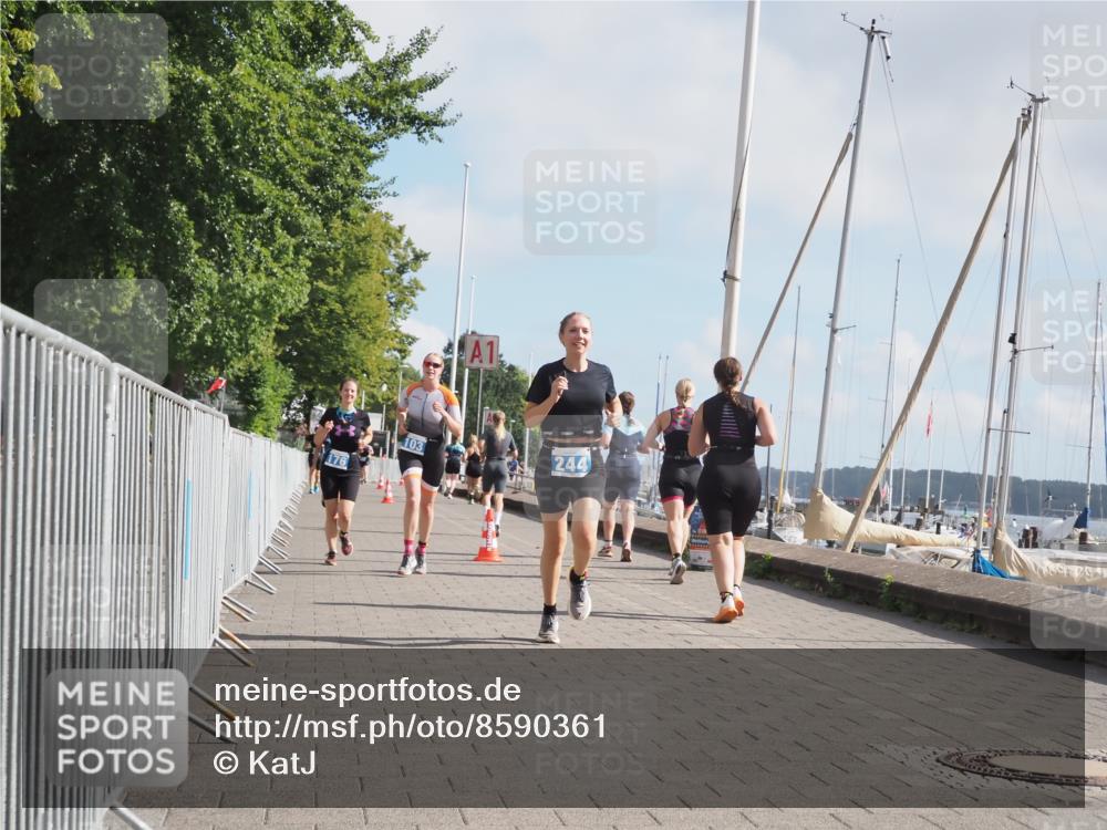17.08.2025 - KN Förde Triathlon 2025 KatJ http://msf.ph/oto/8590361 17.08.2025 10:17:19 Laufen 103, 176, 180, 244 meine-sportfotos.de