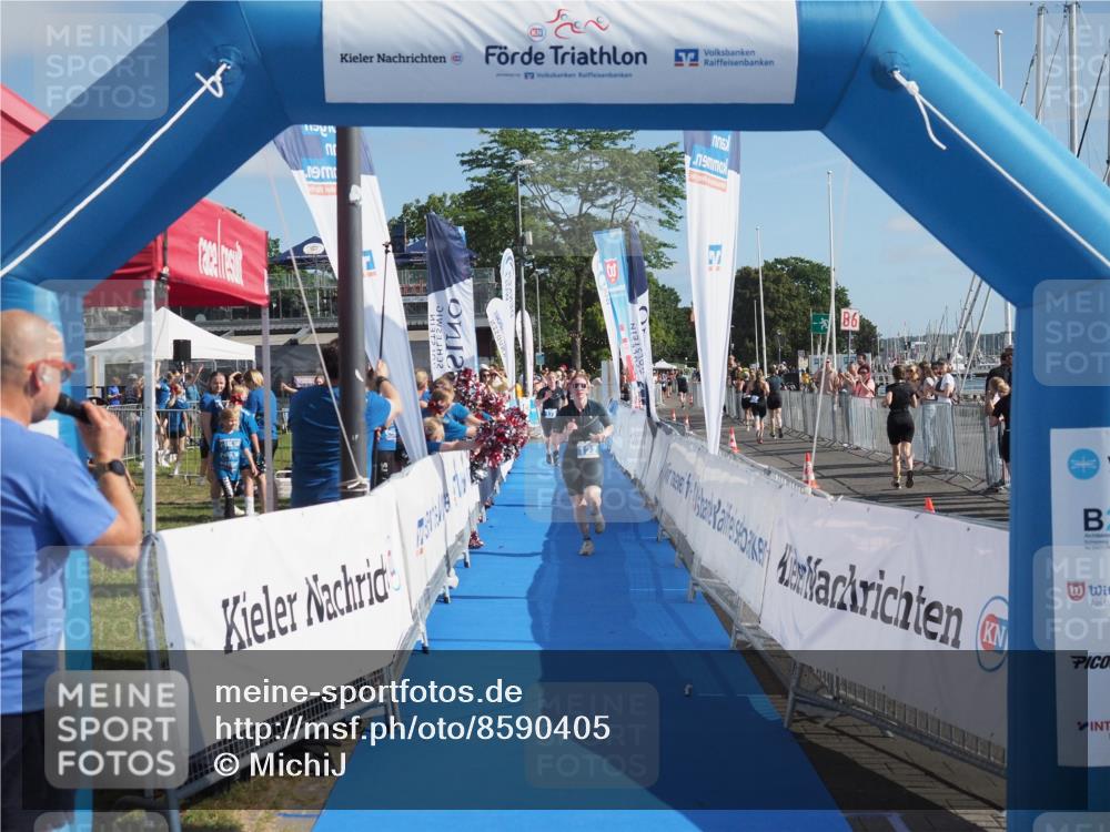 17.08.2025 - KN Förde Triathlon 2025 MichiJ http://msf.ph/oto/8590405 17.08.2025 10:32:11 Laufen 122 meine-sportfotos.de