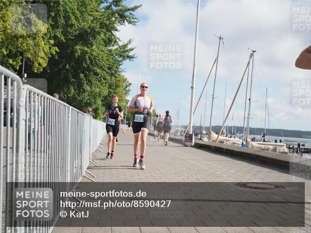17.08.2025 - KN Förde Triathlon 2025 KatJ http://msf.ph/oto/8590427 17.08.2025 10:17:22 Laufen 103, 176, 180, 244 meine-sportfotos.de