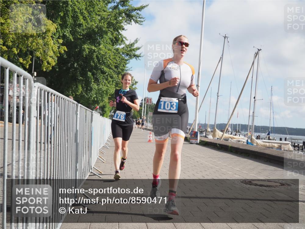 17.08.2025 - KN Förde Triathlon 2025 KatJ http://msf.ph/oto/8590471 17.08.2025 10:17:23 Laufen 103, 176, 180, 244 meine-sportfotos.de