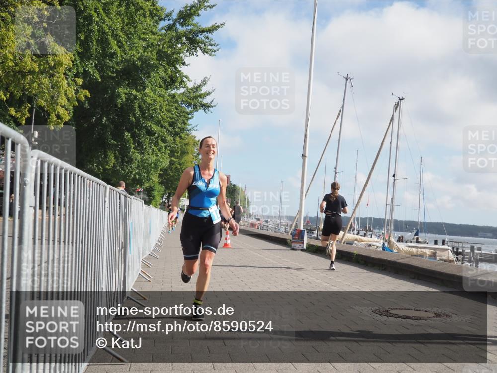 17.08.2025 - KN Förde Triathlon 2025 KatJ http://msf.ph/oto/8590524 17.08.2025 10:17:26 Laufen 103, 176, 180 meine-sportfotos.de