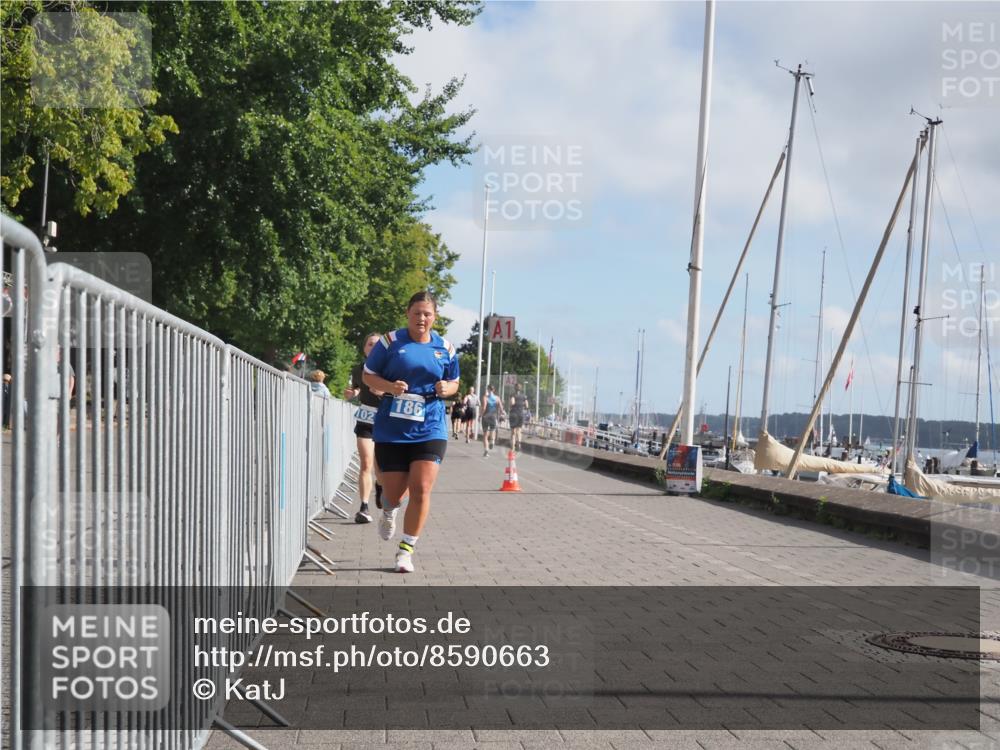 17.08.2025 - KN Förde Triathlon 2025 KatJ http://msf.ph/oto/8590663 17.08.2025 10:17:41 Laufen 102, 156, 160, 186 meine-sportfotos.de