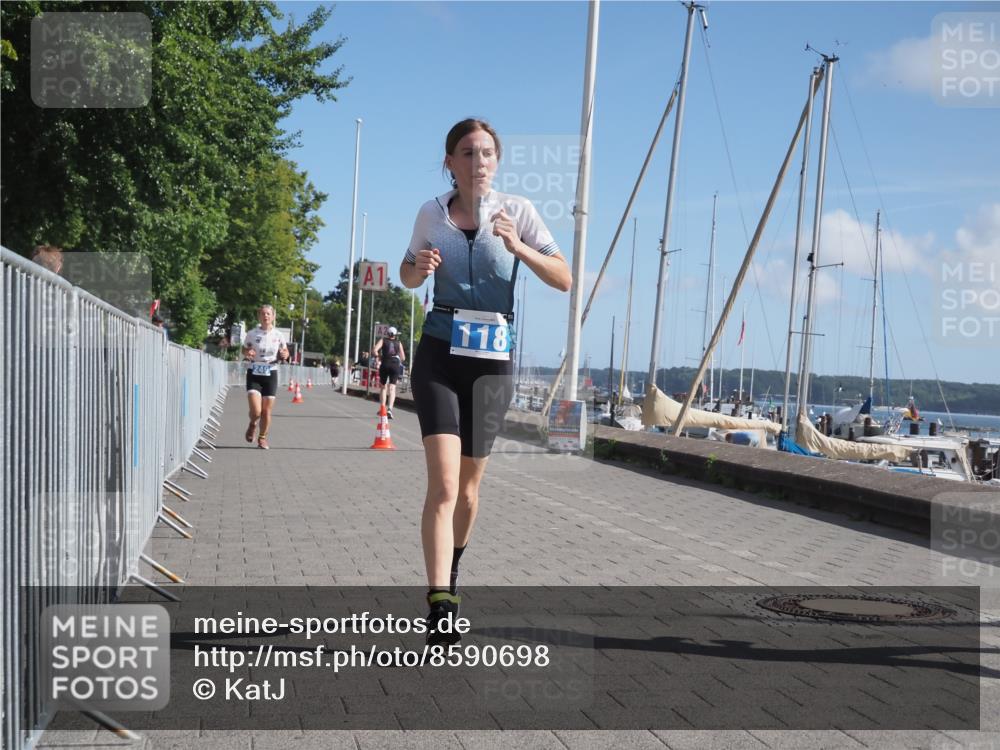 17.08.2025 - KN Förde Triathlon 2025 KatJ http://msf.ph/oto/8590698 17.08.2025 10:45:23 Laufen 118, 200, 249 meine-sportfotos.de