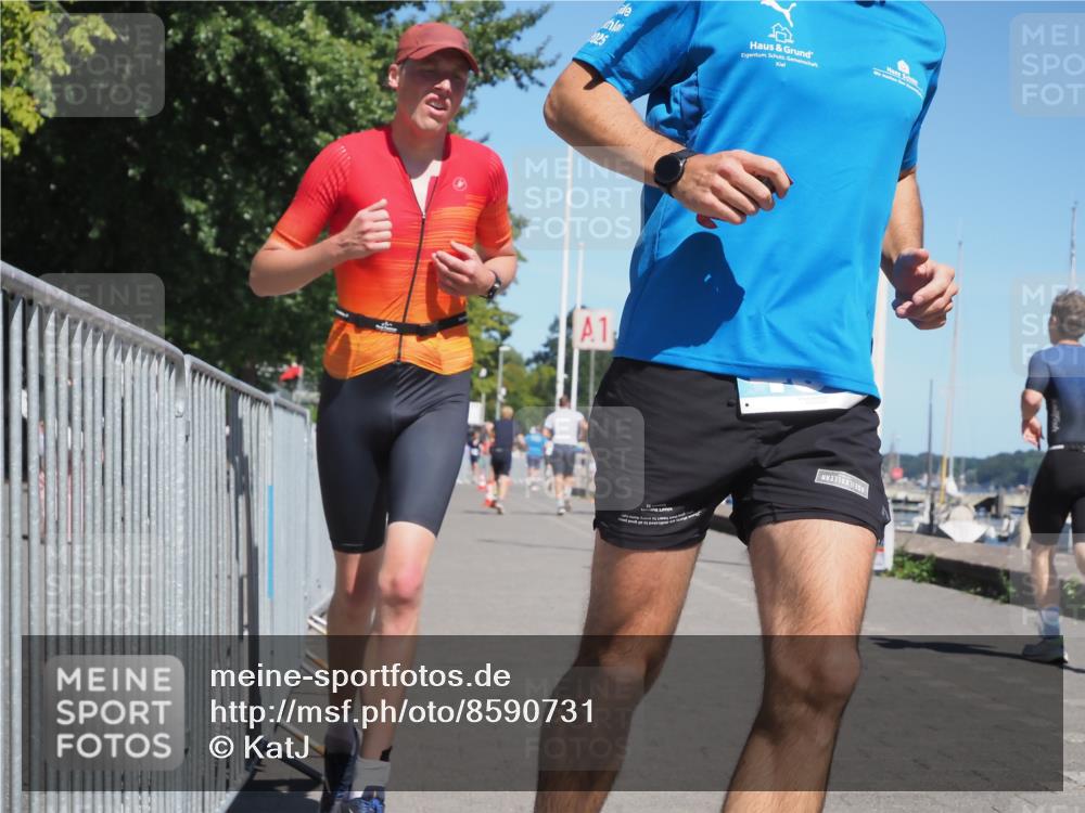 17.08.2025 - KN Förde Triathlon 2025 KatJ http://msf.ph/oto/8590731 17.08.2025 13:35:55 Laufen 455, 472 meine-sportfotos.de