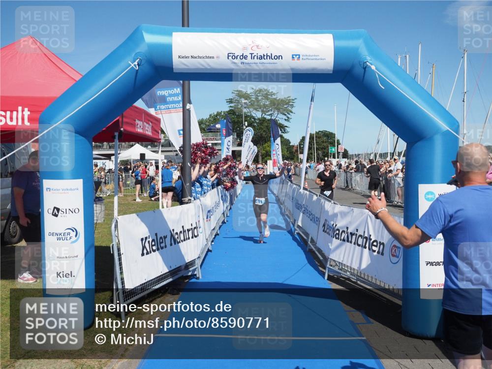 17.08.2025 - KN Förde Triathlon 2025 MichiJ http://msf.ph/oto/8590771 17.08.2025 13:50:09 Laufen 411 meine-sportfotos.de