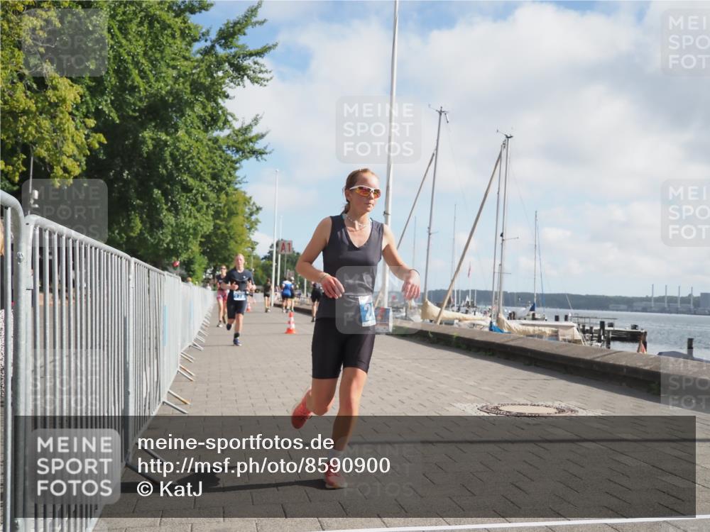 17.08.2025 - KN Förde Triathlon 2025 KatJ http://msf.ph/oto/8590900 17.08.2025 10:17:59 Laufen 143, 173, 188, 204 meine-sportfotos.de