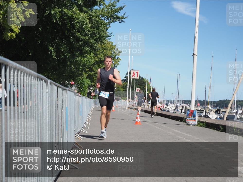 17.08.2025 - KN Förde Triathlon 2025 KatJ http://msf.ph/oto/8590950 17.08.2025 13:36:29 Laufen 491 meine-sportfotos.de