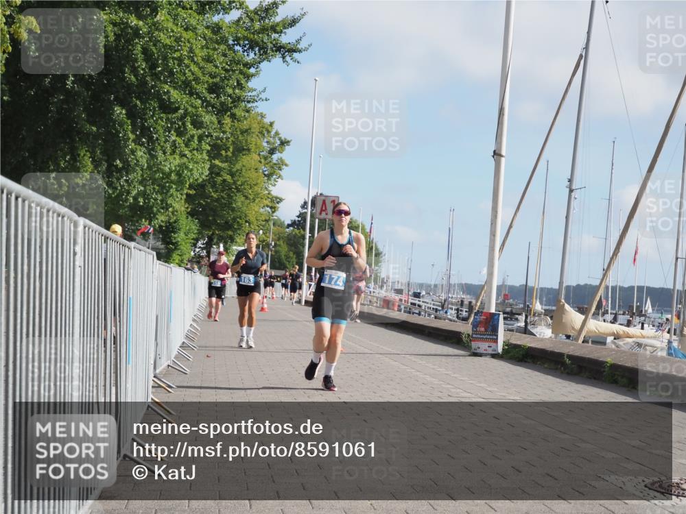 17.08.2025 - KN Förde Triathlon 2025 KatJ http://msf.ph/oto/8591061 17.08.2025 10:18:24 Laufen 163, 174 meine-sportfotos.de