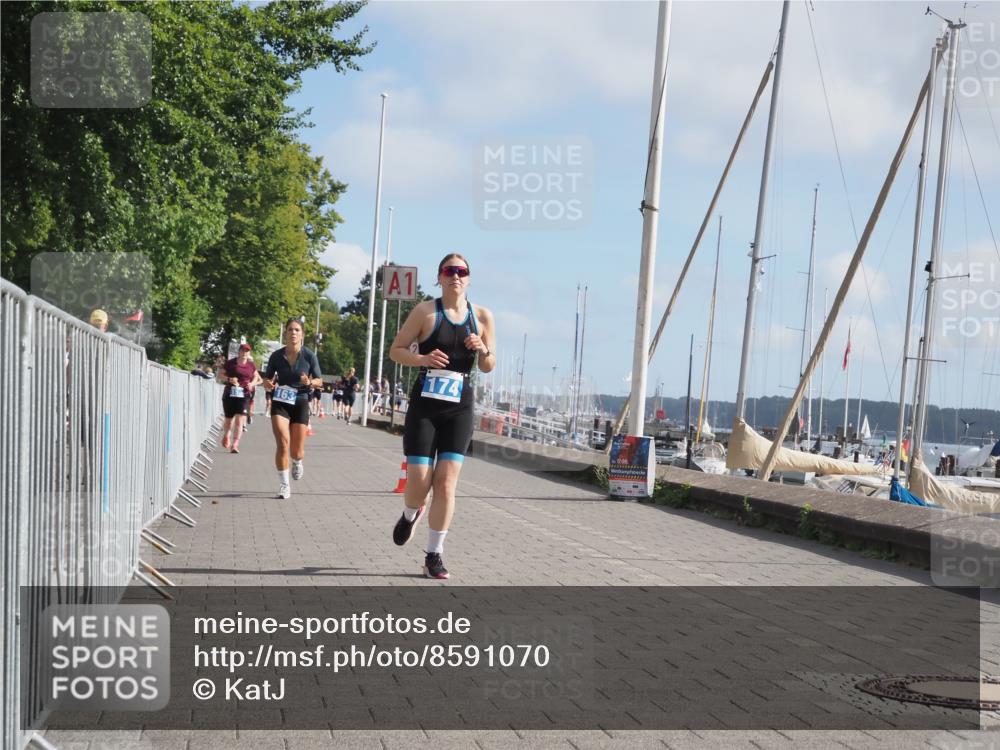 17.08.2025 - KN Förde Triathlon 2025 KatJ http://msf.ph/oto/8591070 17.08.2025 10:18:24 Laufen 163, 174 meine-sportfotos.de