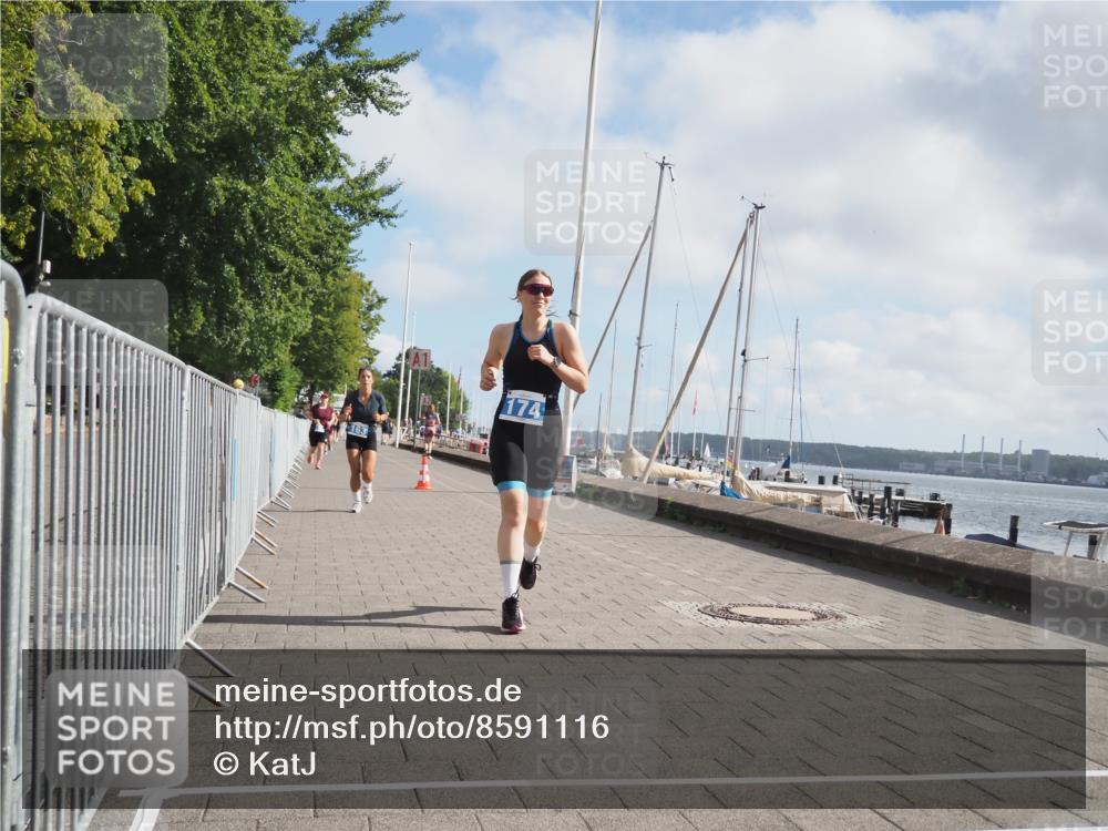 17.08.2025 - KN Förde Triathlon 2025 KatJ http://msf.ph/oto/8591116 17.08.2025 10:18:26 Laufen 163, 174 meine-sportfotos.de